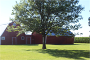 6420 RIVER RD, a Astylistic Utilitarian Building corn crib, built in Windsor, Wisconsin in 1940.
