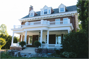 1809 WAUWATOSA AVE, a Colonial Revival/Georgian Revival house, built in Wauwatosa, Wisconsin in 1909.