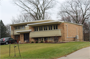 2479 S Green Links Dr, a Contemporary house, built in West Allis, Wisconsin in 1966.