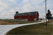 N10241 US HIGHWAY 151, a Astylistic Utilitarian Building barn, built in Trenton, Wisconsin in 1914.