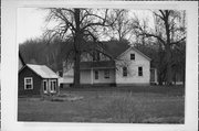 N2798 TOWNLINE RD, a Gabled Ell house, built in Peshtigo, Wisconsin in 1900.