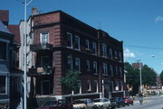 222 N HAMILTON ST, a Colonial Revival/Georgian Revival apartment/condominium, built in Madison, Wisconsin in 1906.