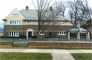 4200 N Lake Dr, a Arts and Crafts house, built in Shorewood, Wisconsin in 1918.