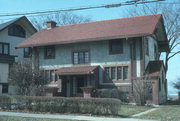 1010 SHERMAN AVE, a Prairie School house, built in Madison, Wisconsin in 1913.