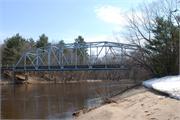 CTH D over Eau Claire River (at Augusta Beach), a NA (unknown or not a building) overhead truss bridge, built in Ludington, Wisconsin in 1948.