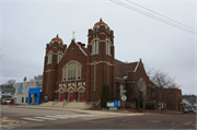 1005 OXFORD AVE, a Late Gothic Revival church, built in Eau Claire, Wisconsin in 1919.