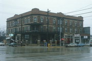 636 W WASHINGTON AVE, a Neoclassical/Beaux Arts lodging-hotel, built in Madison, Wisconsin in 1906.