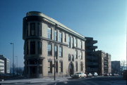 111 S HAMILTON ST, a Neoclassical/Beaux Arts small office building, built in Madison, Wisconsin in 1913.