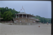 BRADFORD BEACH - LAKE MICHIGAN PARKWAY NORTH, a NA (unknown or not a building) park, built in Milwaukee, Wisconsin in 1945.