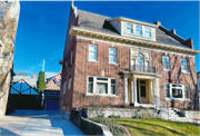 2618 N TERRACE AVE, a Colonial Revival/Georgian Revival house, built in Milwaukee, Wisconsin in 1911.