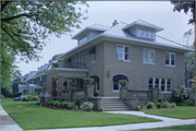 3065 N SUMMIT AVE, a American Foursquare house, built in Milwaukee, Wisconsin in 1918.