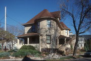 807 JENIFER ST, a Queen Anne house, built in Madison, Wisconsin in 1897.