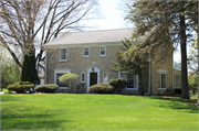 644 SUNSET CIRCLE, a Colonial Revival/Georgian Revival house, built in Allouez, Wisconsin in 1940.