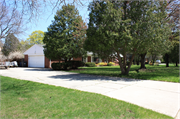 667 SUNSET CIRCLE, a Ranch house, built in Allouez, Wisconsin in 1959.