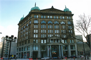 135 W WELLS ST, a Neoclassical/Beaux Arts large office building, built in Milwaukee, Wisconsin in 1896.