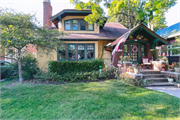 4812 W WASHINGTON BLVD, a Craftsman house, built in Milwaukee, Wisconsin in 1919.