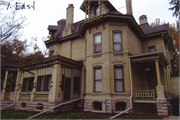 910 E FOREST AVE, a Italianate house, built in Neenah, Wisconsin in 1882.