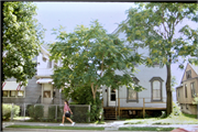 826 N 17TH ST, a Queen Anne house, built in Milwaukee, Wisconsin in 1911.