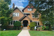 3245 N LAKE DR, a English Revival Styles house, built in Milwaukee, Wisconsin in 1913.