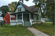 600 N MICHIGAN ST, a Queen Anne house, built in De Pere, Wisconsin in 1906.