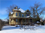 125 S FRANKLIN ST, a Queen Anne house, built in Shawano, Wisconsin in 1903.
