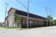 2400 Racine St, a Astylistic Utilitarian Building industrial bldg/manufacturing facility, built in Racine, Wisconsin in 1920.