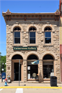 101 4TH ST, a Italianate small retail building, built in Baraboo, Wisconsin in 1877.