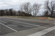 W. Lincoln Avenue over the Kinnickinnic River, a NA (unknown or not a building) concrete bridge, built in Milwaukee, Wisconsin in 1996.