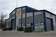 2217 S 1ST ST, a Astylistic Utilitarian Building industrial bldg/manufacturing facility, built in Milwaukee, Wisconsin in 1915.