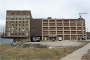 448-468 E BRUCE ST, a Astylistic Utilitarian Building industrial bldg/manufacturing facility, built in Milwaukee, Wisconsin in 1926.