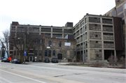 448-468 E BRUCE ST, a Astylistic Utilitarian Building industrial bldg/manufacturing facility, built in Milwaukee, Wisconsin in 1926.
