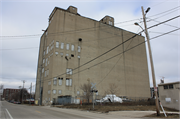 338 S Water St, a NA (unknown or not a building) grain elevator/feed mill, built in Milwaukee, Wisconsin in 1937.