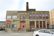 114 E PITTSBURGH AVE, a Commercial Vernacular industrial bldg/manufacturing facility, built in Milwaukee, Wisconsin in 1891.