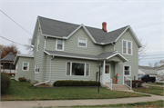 617 4TH ST, a Gabled Ell house, built in Reedsburg, Wisconsin in 1910.