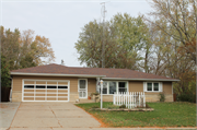 615 8th St, a Ranch house, built in Reedsburg, Wisconsin in 1964.