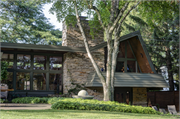 401 E BRADLEY RD, a Contemporary house, built in Fox Point, Wisconsin in 1960.