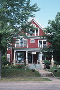 220 E FRANKLIN ST, a Queen Anne house, built in Sparta, Wisconsin in 1900.