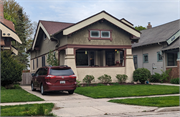 3820 N MURRAY AVE, a Bungalow house, built in Shorewood, Wisconsin in 1920.