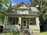 933 CAMERON AVE, a Side Gabled carriage house, built in La Crosse, Wisconsin in 1883.
