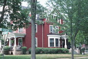 220 E FRANKLIN ST, a Queen Anne house, built in Sparta, Wisconsin in 1900.