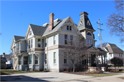 417 N DURKEE ST, a Queen Anne house, built in Appleton, Wisconsin in 1880.
