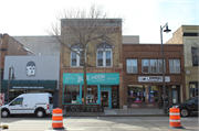 227 E COLLEGE AVE, a Italianate small retail building, built in Appleton, Wisconsin in 1900.