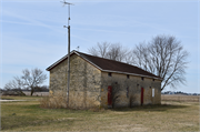413 N. Tarrant Road , a Gabled Ell barn, built in Harmony, Wisconsin in 1861.