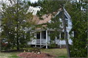2561 West 9th St, a Queen Anne house, built in Oshkosh, Wisconsin in 1910.