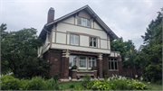 406 16TH ST, a Craftsman house, built in Racine, Wisconsin in 1907.