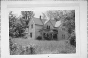 COUNTY X, EAST SIDE, .1 MILE SOUTH OF EDGEWOOD AVE, a Gabled Ell house, built in Portland, Wisconsin in .
