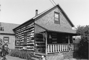 Zachow, William, Farmstead, a Building.