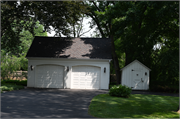 20190 DAVIDSON RD, a Greek Revival house, built in Brookfield, Wisconsin in 1839.