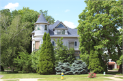 523 E WALWORTH AVE, a Queen Anne house, built in Delavan, Wisconsin in 1900.