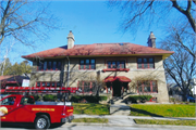 2726 E LINNWOOD AVE, a Prairie School house, built in Milwaukee, Wisconsin in 1912.